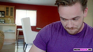 MILF stepmom invites her stepson to eat out her pussy
