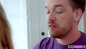 MILF stepmom invites her stepson to eat out her pussy
