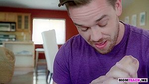 MILF stepmom invites her stepson to eat out her pussy