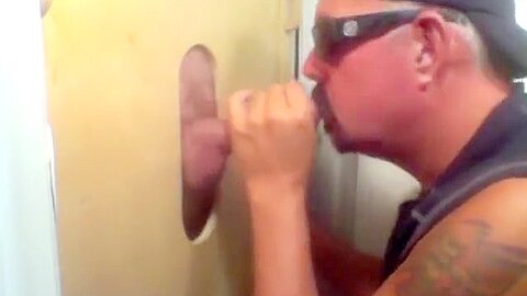 Married Guy Need To Cum At Gloryhole