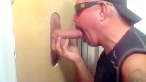 Married Guy Need To Cum At Gloryhole