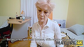 Mature Woman Authorizes The Boy To Know Her Maximally Close
