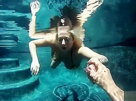 Melody Peters underwater
