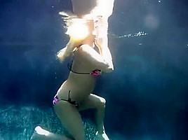 Melody Peters underwater