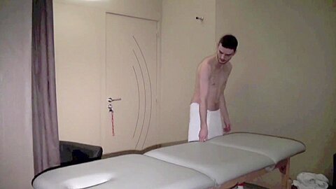 Mike Tiger sucked by sexy muscle boy - CrunchBoy