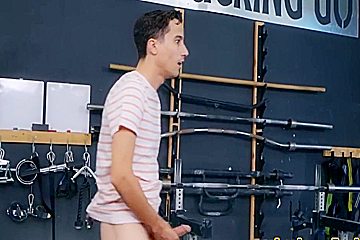 Milf Rides Short Guy In The Gym During Workout