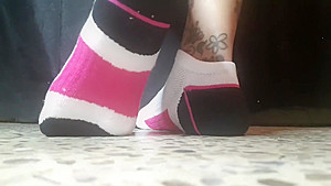 Milf Taking off Sneakers & Socks Foot Fetish Playtime