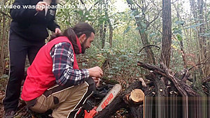 Milf inculata nel bosco da uno sonosciuto