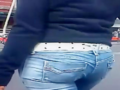 Miren que mamita madura con buen culo