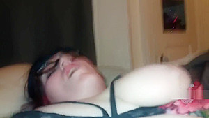 MoxiBluez Gets Eaten Out and Cums!