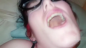 MoxiBluez Gets Eaten Out and Cums!
