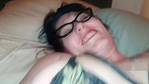 MoxiBluez Gets Eaten Out and Cums!