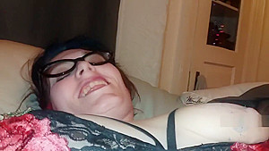 MoxiBluez Gets Eaten Out and Cums!
