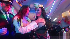 Natural babes give blowjob and enjoy nailing and sex orgy