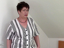 Naughty German Housewife Playing With Her Pussy - MatureNL