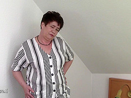 Naughty German Housewife Playing With Her Pussy - MatureNL