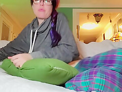 Nerdy Faery Pillow Hump Pull Up Piss For My Pup!