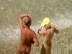 Nudist in yellow white fucked in beach