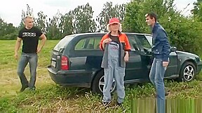 Old whore is double fucked outdoors