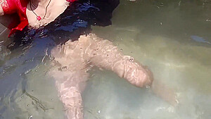 Outdoor Village Opne Field Bathing Indian Desi Girl Hindi Video