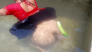 Outdoor Village Opne Field Bathing Indian Desi Girl Hindi Video
