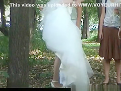 Outdoor hidden pee bride and friends