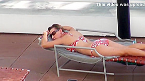 Perving on Pool Girl