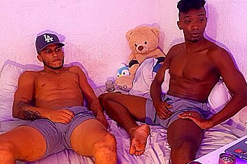 Podcast Entre Rommies Cap 2/two Hot Guys Talk About Their Fantasies And Jerk Off Until Cum Explotio