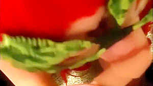 Poison Ivy Gives Amazing Head!