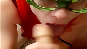 Poison Ivy Gives Amazing Head!