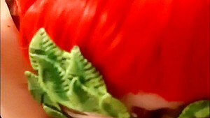 Poison Ivy Gives Amazing Head!