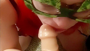 Poison Ivy Gives Amazing Head!
