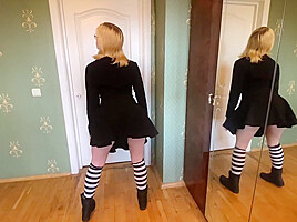 Pretty Girl Suck Dick In Front Of The Mirror