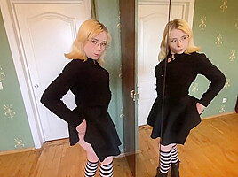 Pretty Girl Suck Dick In Front Of The Mirror