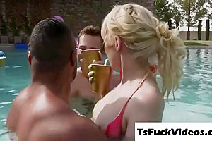 Pretty Trnsgender Have An Party In A Lake Disco And Guy