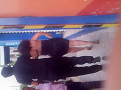 Riquisima Madura en falda apretada