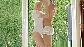 Russian blonde Lola Taylor loves deep sex
