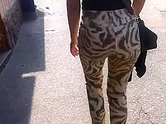 SDRUWS2 - CANDID DELICIOUS BUTT WALKING