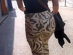 SDRUWS2 - CANDID DELICIOUS BUTT WALKING