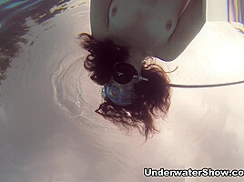 Serene Emi Video - UnderwaterShow