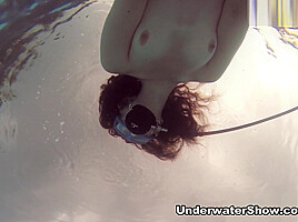 Serene Emi Video - UnderwaterShow