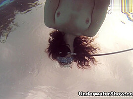Serene Emi Video - UnderwaterShow