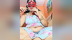 Sexy Desi Bhabhi Shows Her Boobs 4
