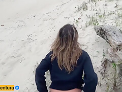 She Decided To Take A Quick Sex On The Beach - Anal Sex