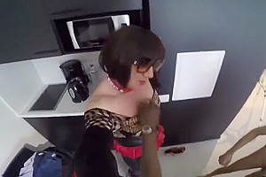 Shemale offer a slut to 2 bigs cock