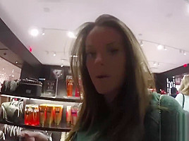 Shopping and twerking with Rahyndee James