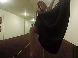 Shopping and twerking with Rahyndee James