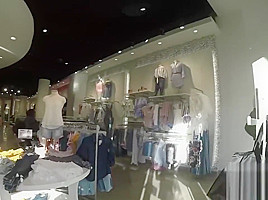 Shopping and twerking with Rahyndee James
