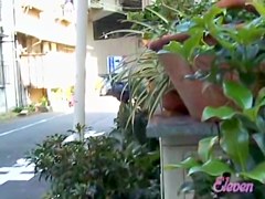 Small bombshell gets totally revealed in the public while going home