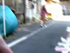 Small bombshell gets totally revealed in the public while going home